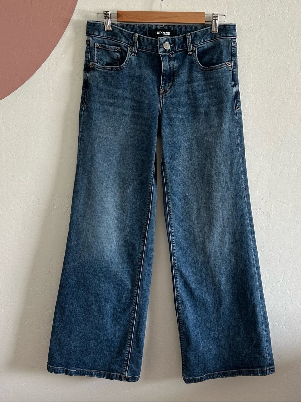 Express Super Wide-Leg Low Rise Women’s Jeans size 4 Dark Blue